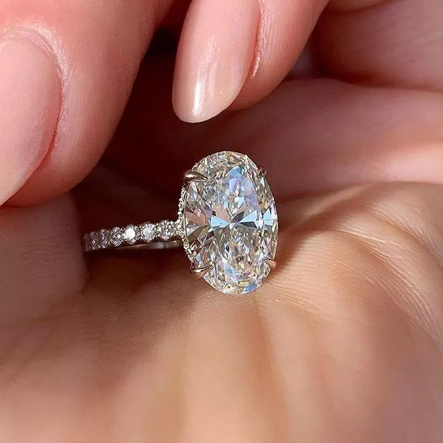 Bague Ovale Diamant – Élégance & Raffinement